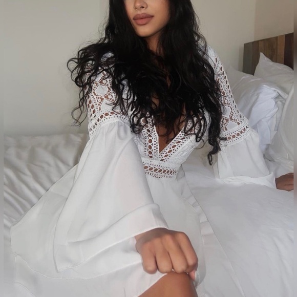 5 ⭐️ Aphrodite - Eyelet Trim Plunge Flare Dress - Picture 2 of 8